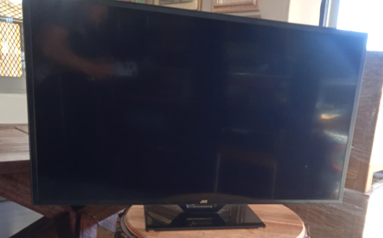 JVC TV"42