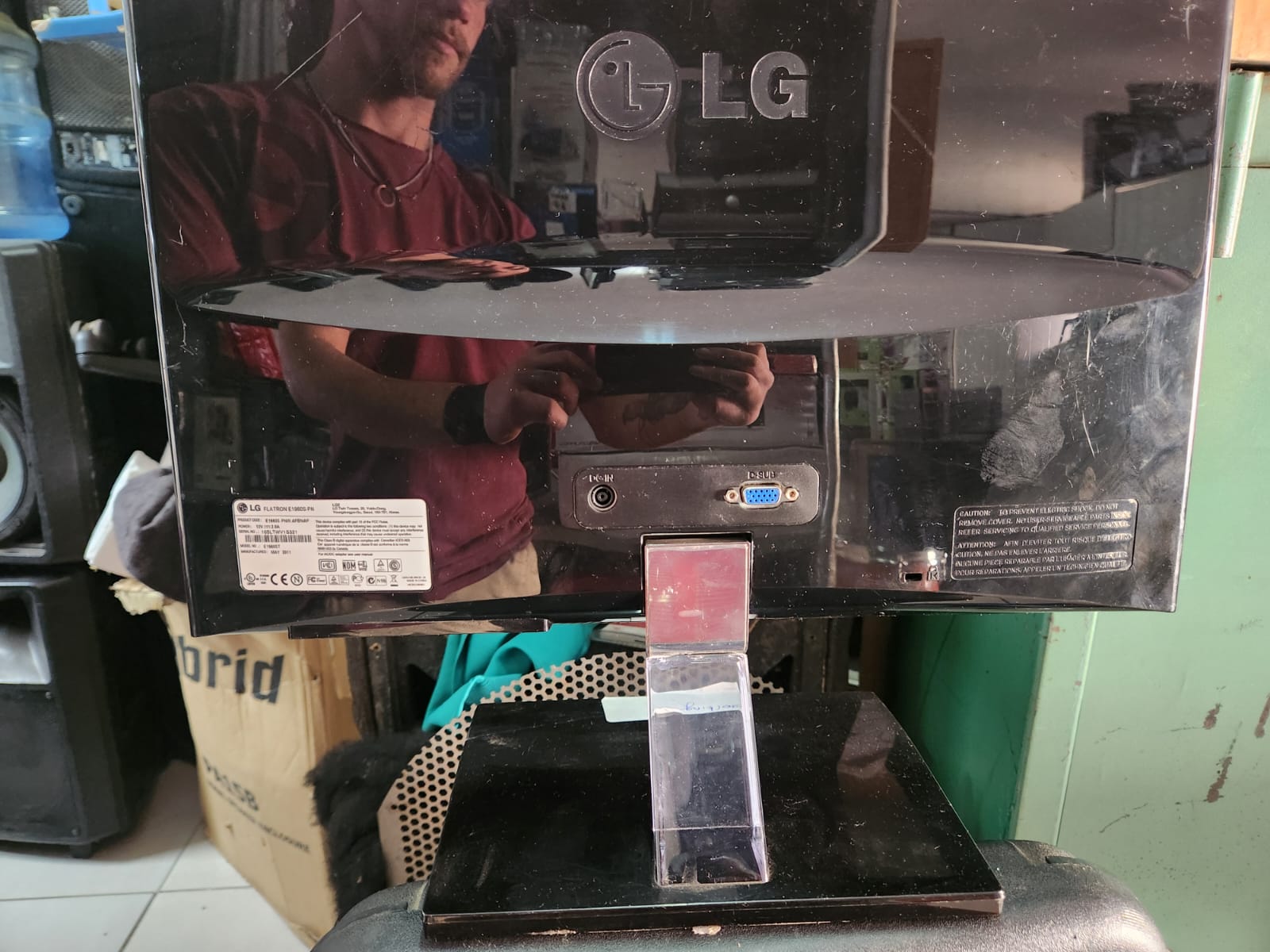 LG Monitor - Image 2